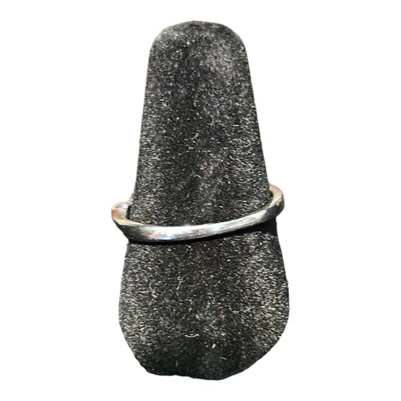 Royal Chain Silvertone Ring Size 7.5 - Picture 5 of 9